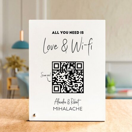 Gepersonaliseerde fotolijst voor op het bureau met tekst en QR-code - Scan for Wifi (witte achtergro