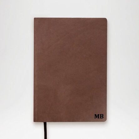 Een leren agenda, gepersonaliseerd met je initialen of je naam