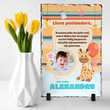 Een op maat gemaakte leisteenplaat met een foto en een boodschap voor de peetouders – Bedankt