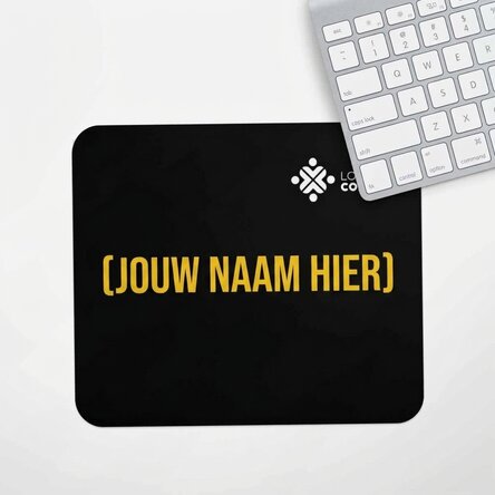 Gepersonaliseerde muismat met logo en tekst in het midden
