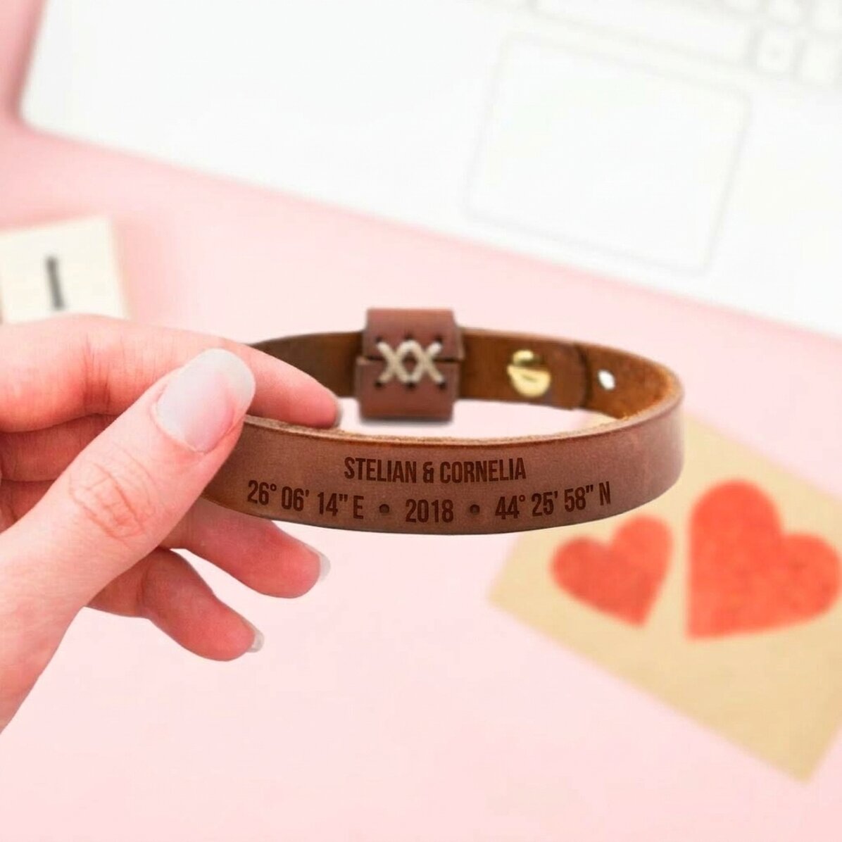 Gepersonaliseerde leren armband met adresgegevens en naam