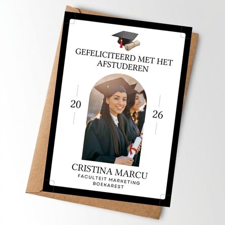Gepersonaliseerde kaart met een foto en tekst ter gelegenheid van het afstuderen
