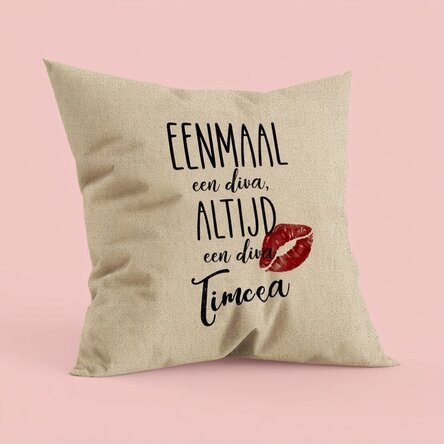 Gepersonaliseerd kussen met tekst - Diva - In