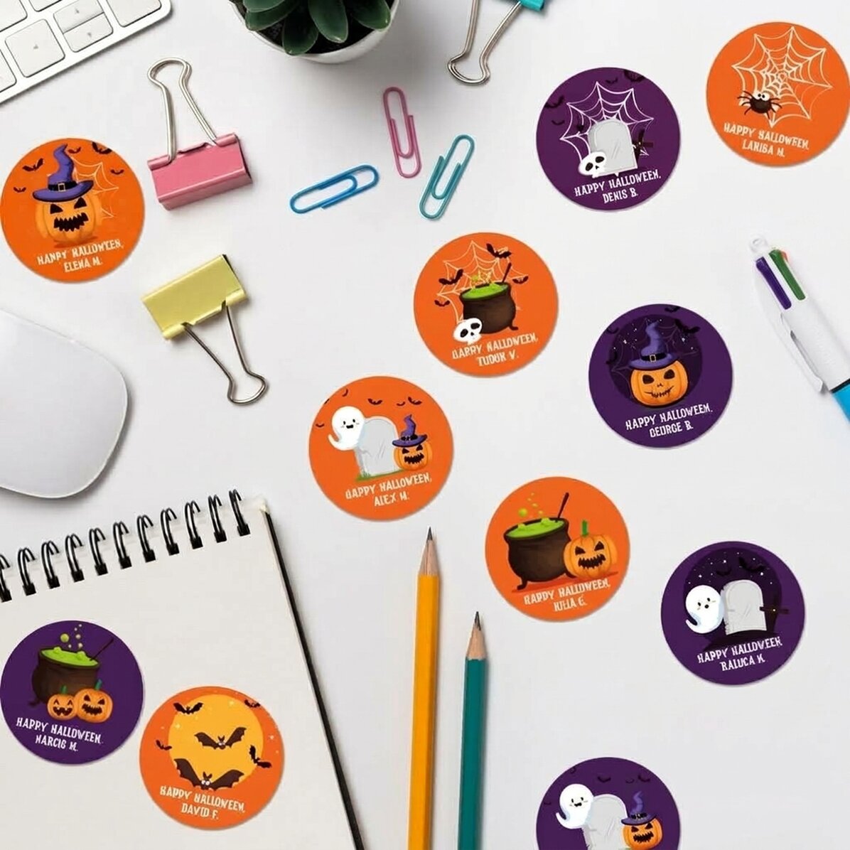 Set van 12 ronde, gepersonaliseerde stickers (zelfklevende etiketten) met tekst - Halloween