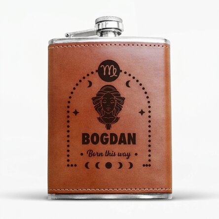 Zakflesje met leren hoesje, gepersonaliseerd met tekst en sterrenbeeld - Maagd