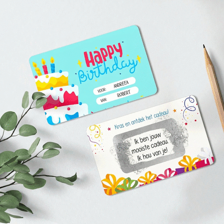 Gepersonaliseerde, aan beide zijden krabbare aluminiumkaart met tekst - Happy Birthday