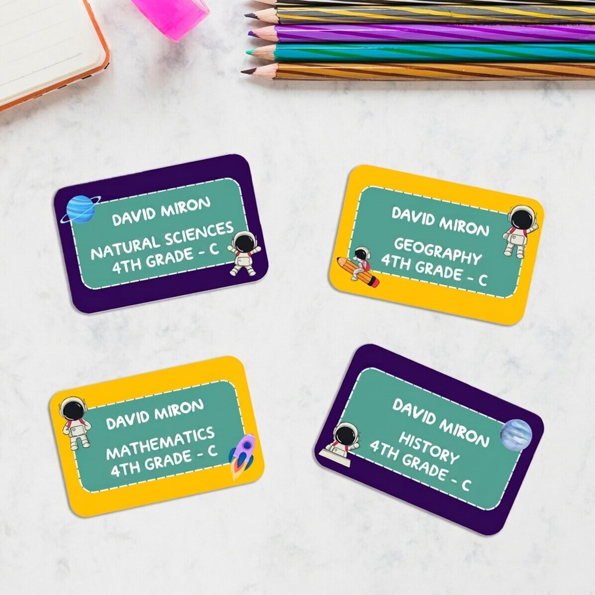 Set van 8 gepersonaliseerde stickers (zelfklevende etiketten) voor school - Cosmos