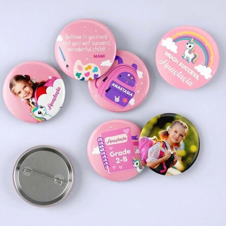 Set of 6 personalised badges with photos and message - Rainbow