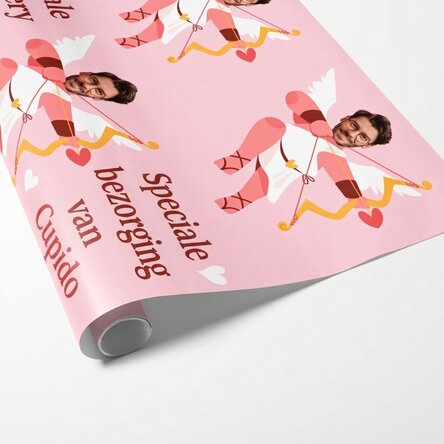 Gepersonaliseerd cadeaupapier met een foto en tekst - Cupid