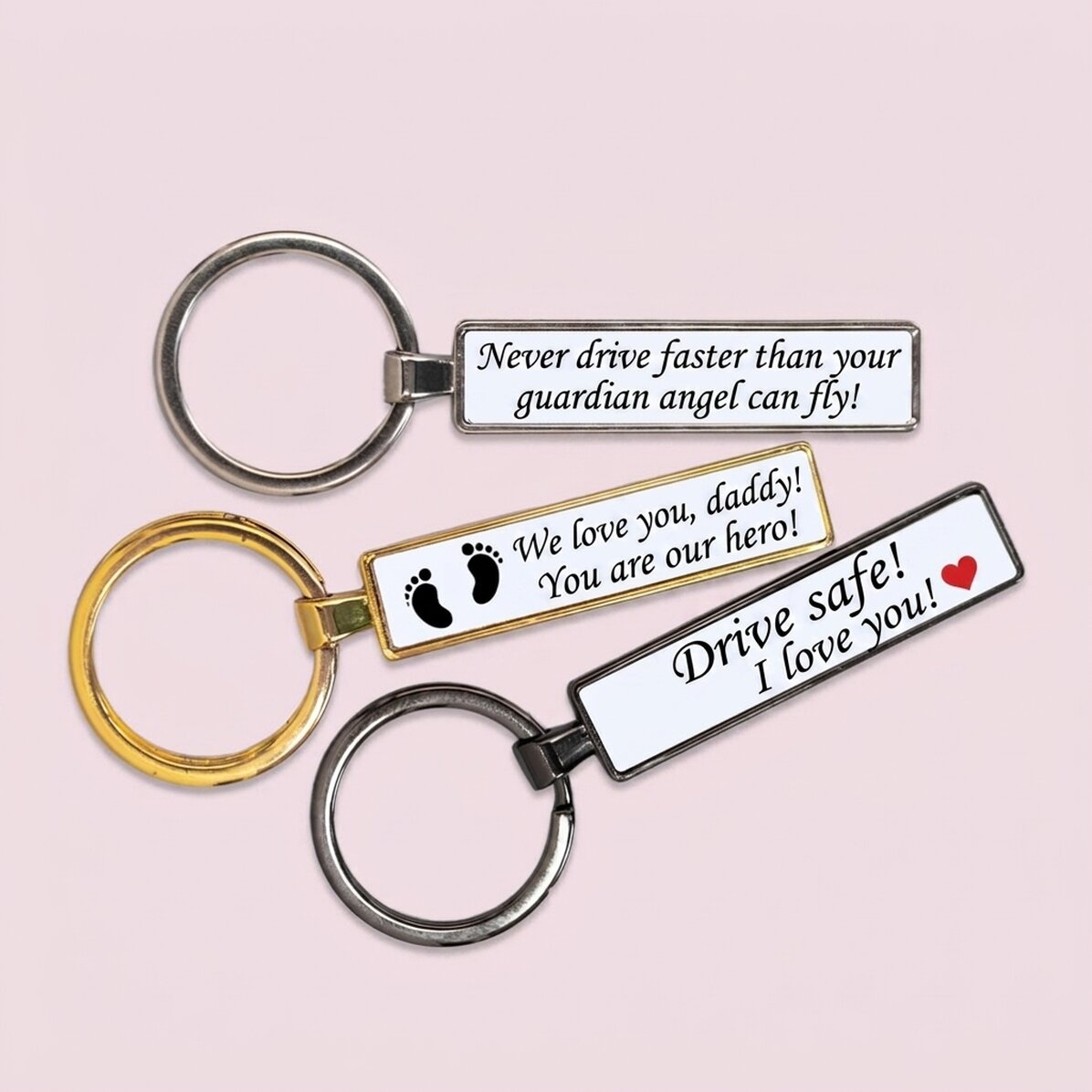 Sleutelhanger: replica van een kentekenplaat met gepersonaliseerd nummer en tekst