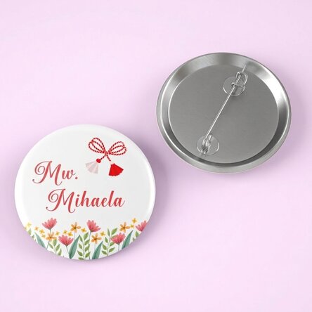 Gepersonaliseerde button met bloemmotief