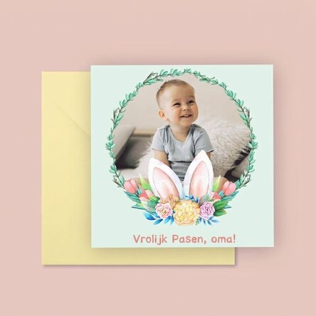 Gepersonaliseerde vierkante kaart met tekst en een foto - Vrolijk Pasen!