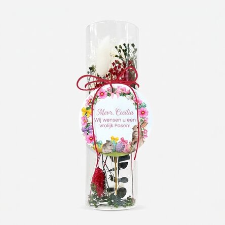 Glasornament met geconserveerde bloemen, gepersonaliseerd met een paasboodschap