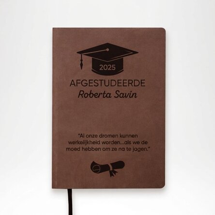 Gepersonaliseerde lederen agenda met tekst - Afgestudeerde