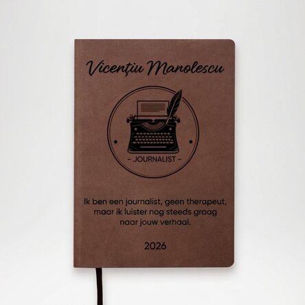 Gepersonaliseerde lederen agenda met tekst - Journalist