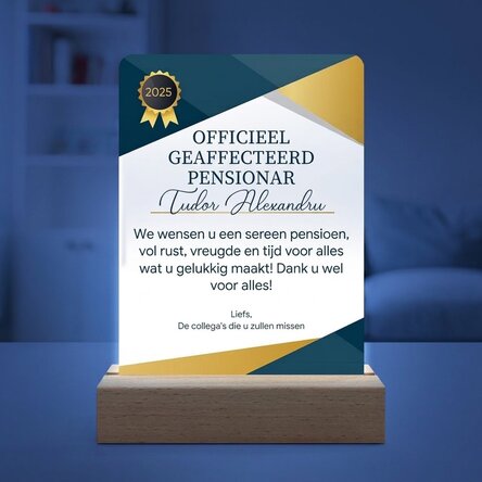 Gepersonaliseerde LED-nachtlamp met tekst - Officieel gepensioneerd