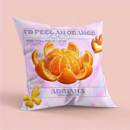 Gepersonaliseerd kussen met tekst, groot formaat - I'd peel an orange Y2K