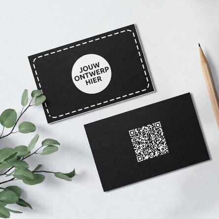Visitekaartjes van papier, dubbelzijdig bedrukt, met QR-code en jouw eigen ontwerp