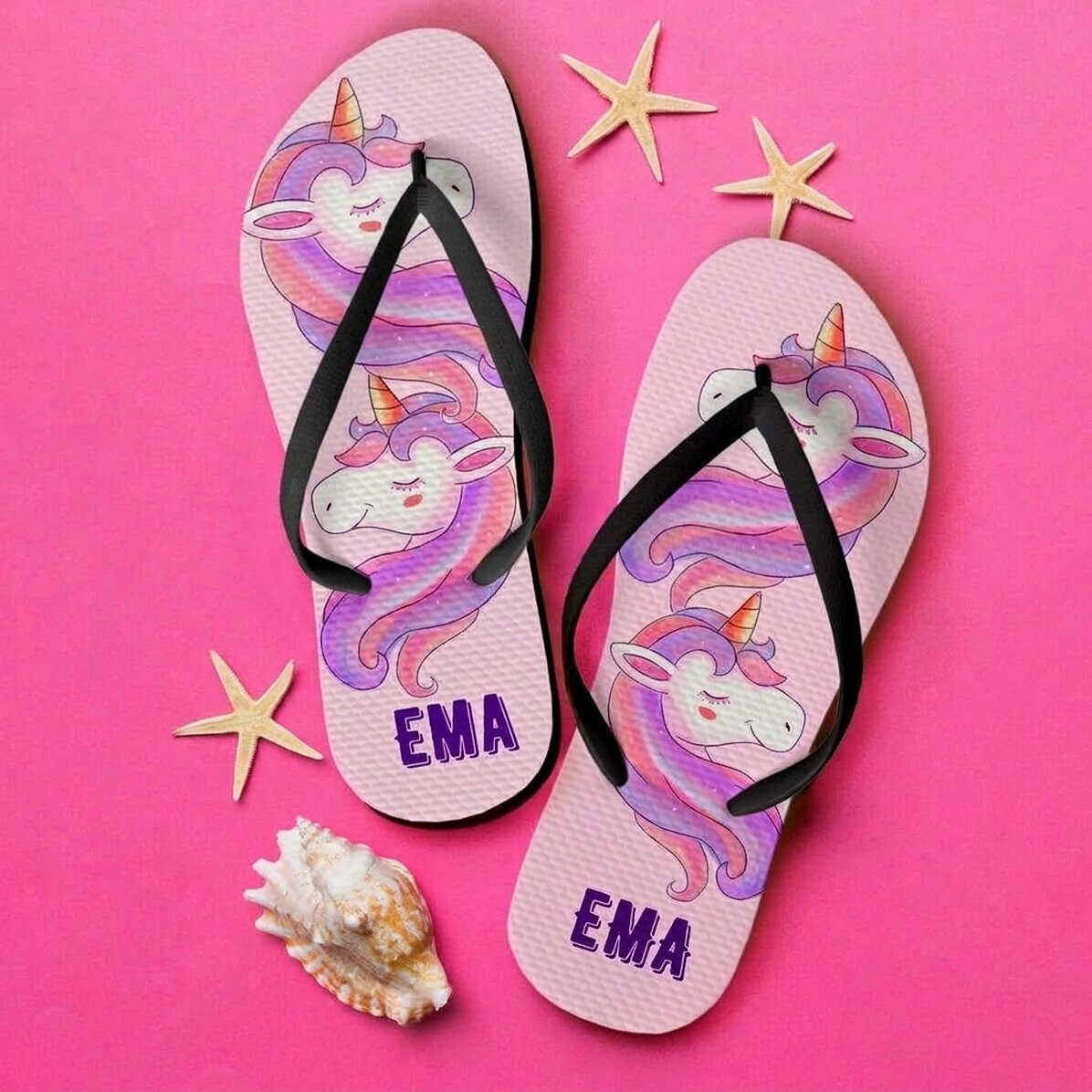 Gepersonaliseerde slippers voor kinderen met een eenhoorn en tekst