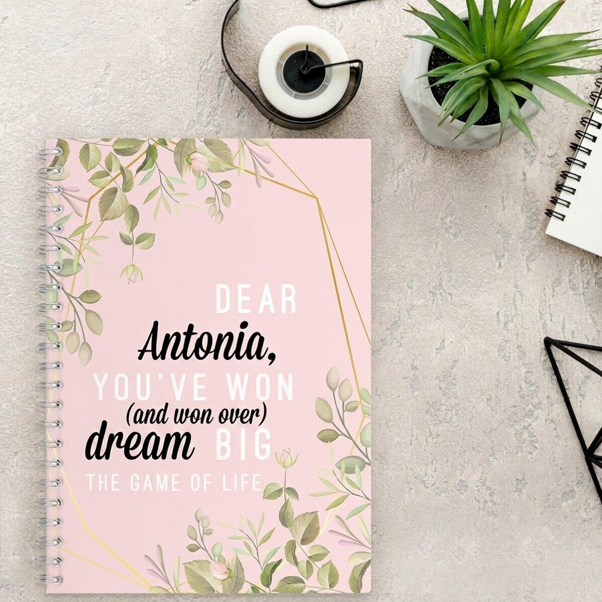 Gepersonaliseerd notitieboekje met bloemenmotief ‘Dear Antonia’