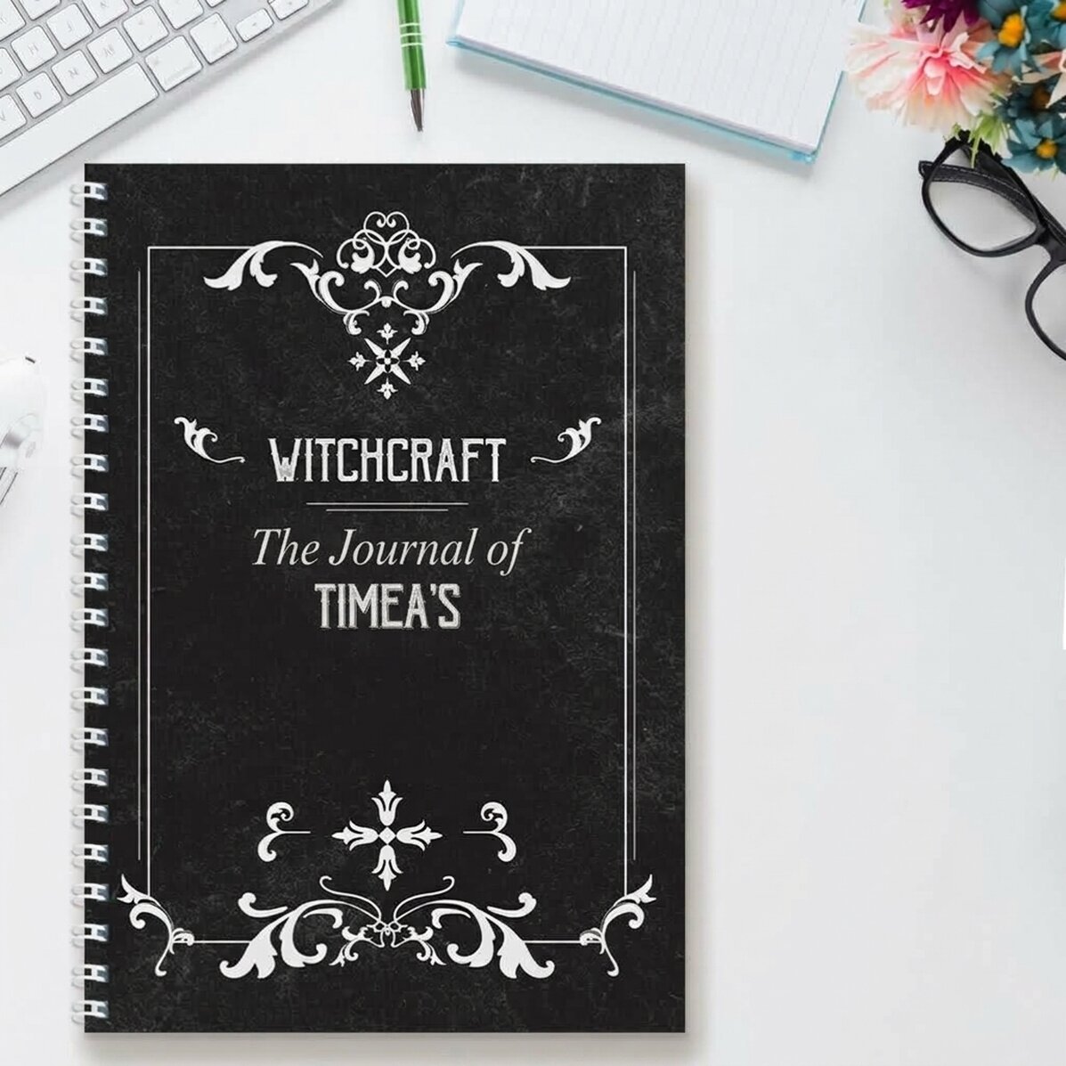 Gepersonaliseerde notitieboekje met de tekst ‘Witchcraft’