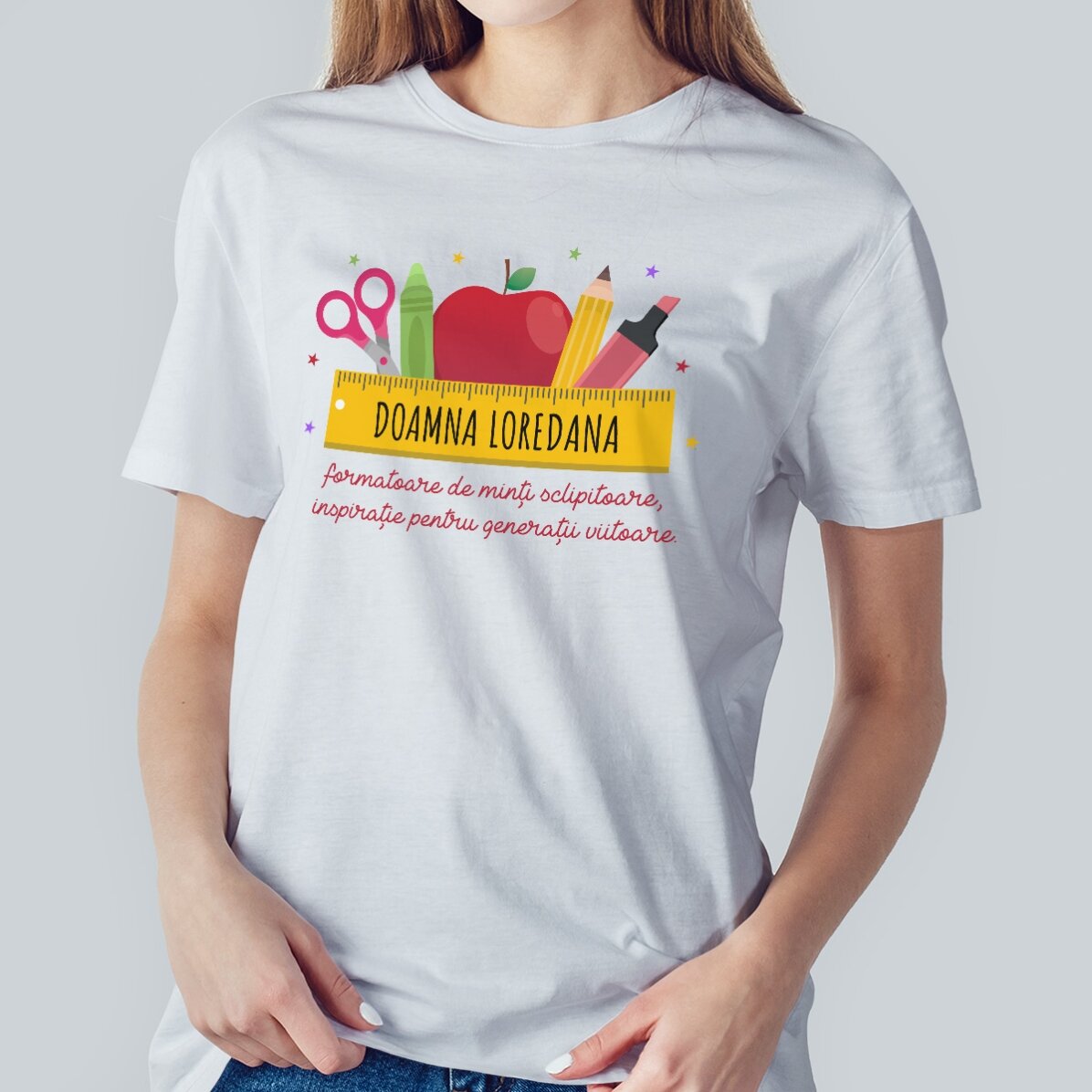 Personalised cotton T-shirt with name for teachers - School supplies