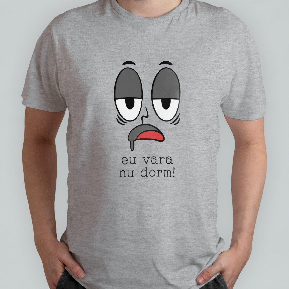 Katoenen T-shirt met gepersonaliseerde tekst - In de zomer slaap ik niet!