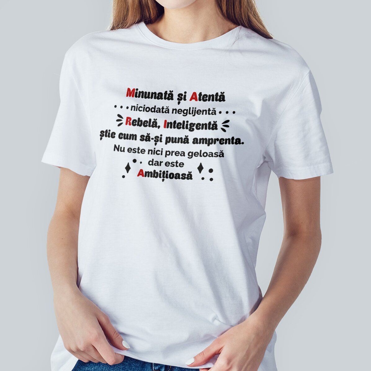 Gepersonaliseerd katoenen T-shirt met tekst - M.A.R.I.A.