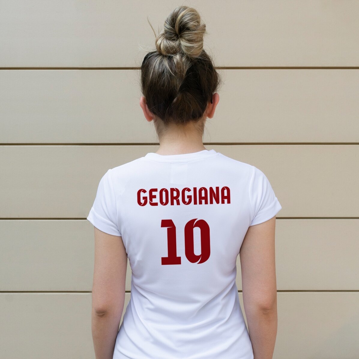 Sportshirt met op de rug een gepersonaliseerde naam en nummer - voetbalmodel