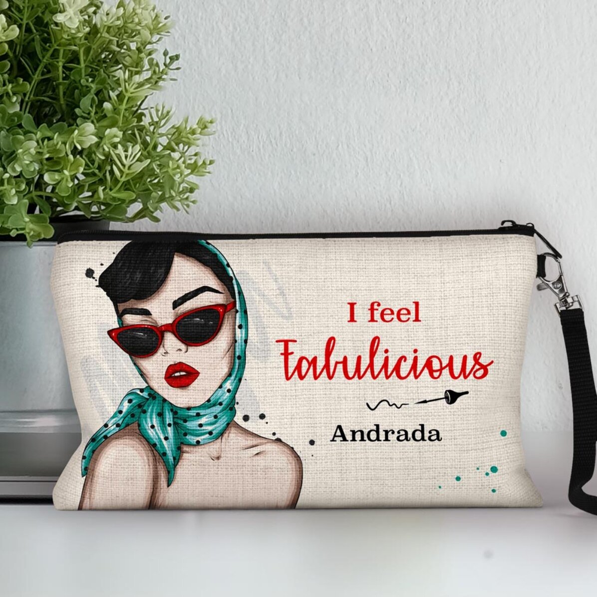 Personalised make-up kit with the text "I feel Fabulicious"
