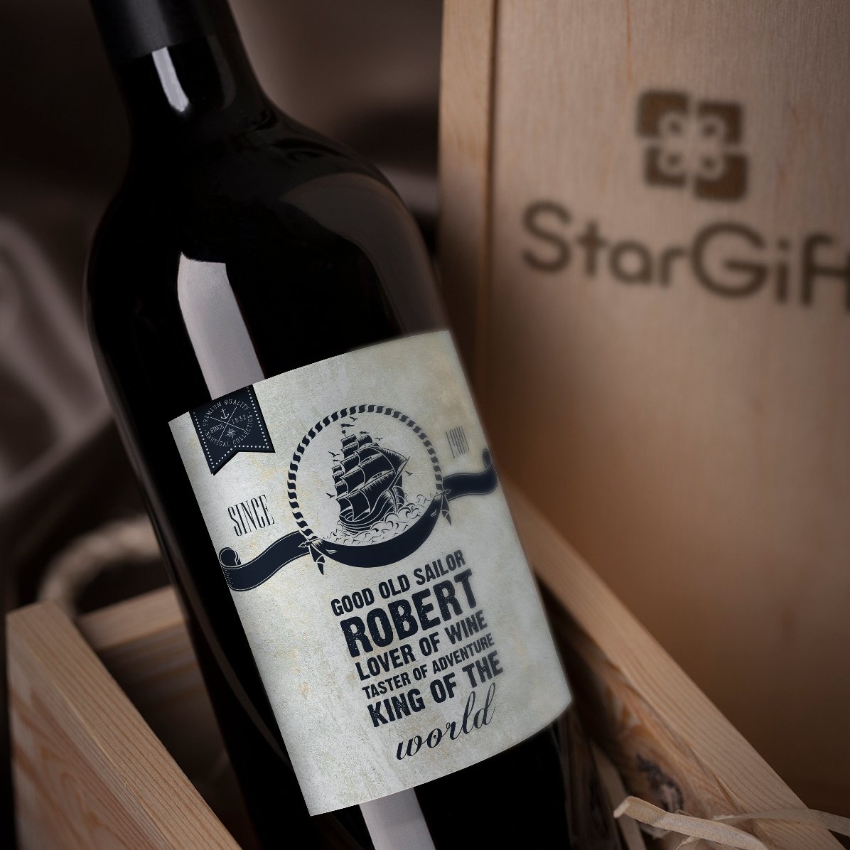 Personalised wine with text - Sailor